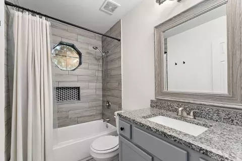 Bath - 7809 Cornell Dr, Rowlett, TX 75088 photo 4 of 4