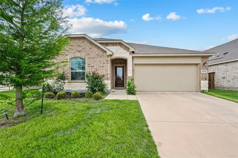 11440 Silver Queen Dr, Aubrey, TX 76227