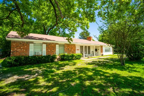 200 E San Saba St, Wortham, TX 76693