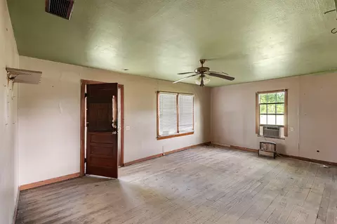Living - 201 Proctor Ln, Sunset, TX 76270 photo 2 of 2