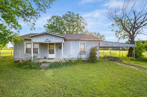 Exterior - 201 Proctor Ln, Sunset, TX 76270 photo 3 of 7