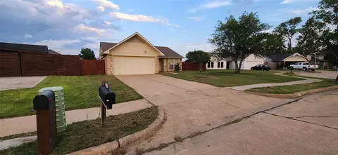 200 Seagull Ct, Irving, TX 75060