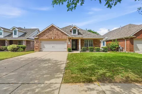 609 Darlington Trl, Fort Worth, TX 76131