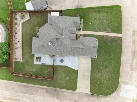 121 Daisey Ln, Justin, TX 76247