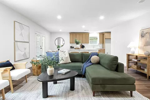 1127 Kris St, Irving, TX 75060