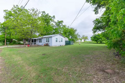810 State St, Winters, TX 79567