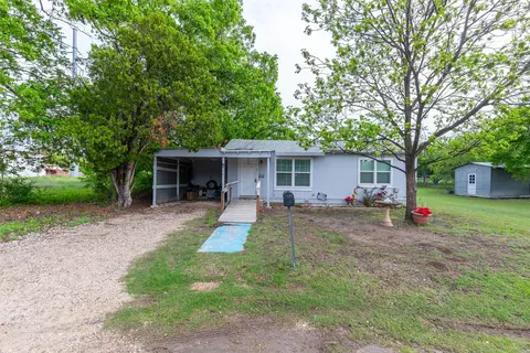 810 State St, Winters, TX 79567