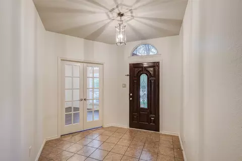 7048 Summit Parc Dr, Dallas, TX 75249