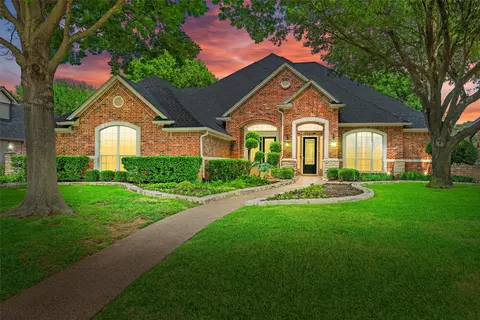 912 Walnut Falls Cir, Mansfield, TX 76063