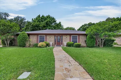 1808 E Cedar Elm Dr, Arlington, TX 76012