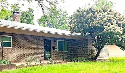 501 W College St, Rising Star, TX 76471