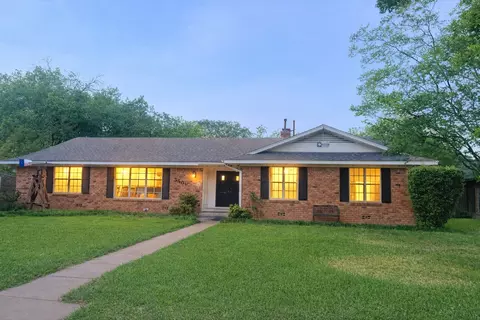 5501 Lake Charles Dr, Waco, TX 76710
