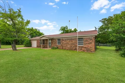 110 Lora Ln, Weatherford, TX 76088