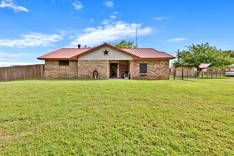 170 Clover Ln, Decatur, TX 76234