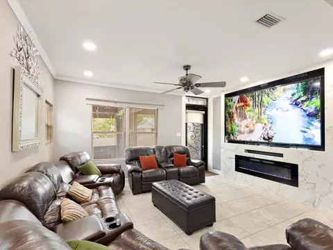 2506 Vaughn Blvd, Fort Worth, TX 76105
