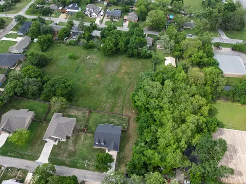 209 8th St, Joshua, TX 76058