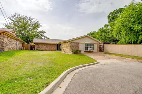 211 Cottonwood St, Weatherford, TX 76086