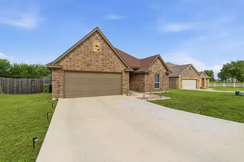 2313 Springhill Ct, Mineral Wells, TX 76067