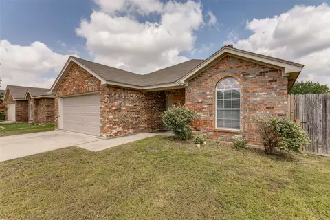 5217 Sioux Creek Ln, Fort Worth, TX 76244