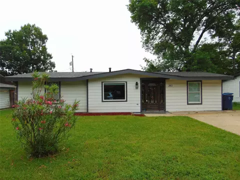 202 Wallace Dr, Garland, TX 75041