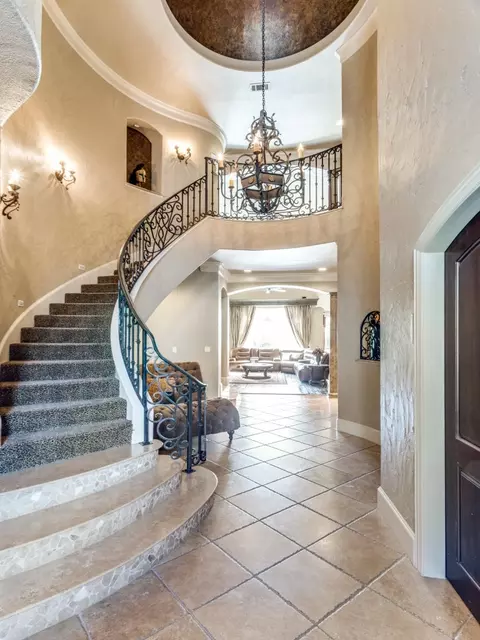 1608 Rivercrest Ct, Fort Worth, TX 76107