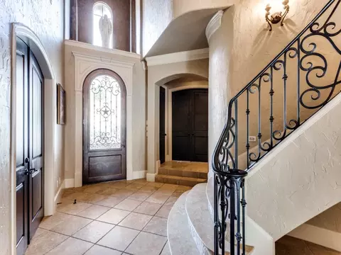 1608 Rivercrest Ct, Fort Worth, TX 76107