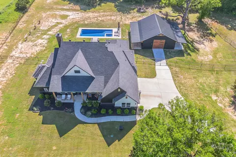 505 N Saddle Horn Ct, Weatherford, TX 76087
