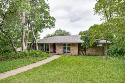 1723 Timbergrove Cir, Dallas, TX 75208
