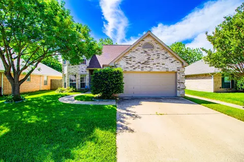 4108 Hideaway Dr, Arlington, TX 76017