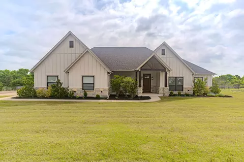 2120 Shady Grove Rd, Weatherford, TX 76088