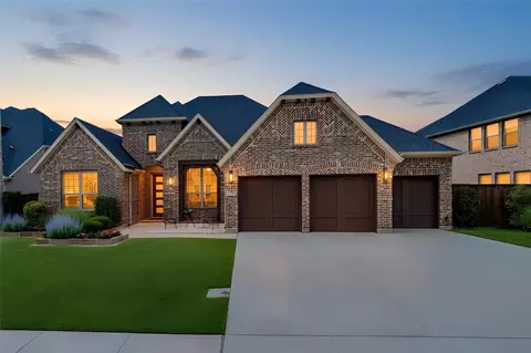 11701 Slumber Falls Dr, Roanoke, TX 76262
