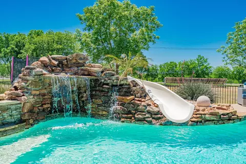 12176 Livingston Way, Talty, TX 75126