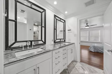 Bath - 726 Griffith Ave, Terrell, TX 75160 photo 5 of 6
