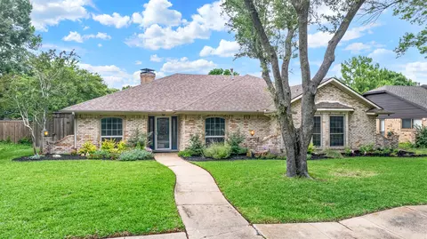 317 Faircrest Dr, Garland, TX 75040