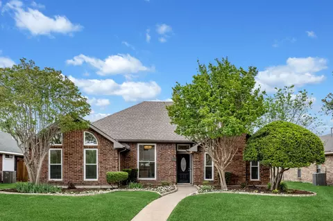 4206 N Hill Dr, Carrollton, TX 75010