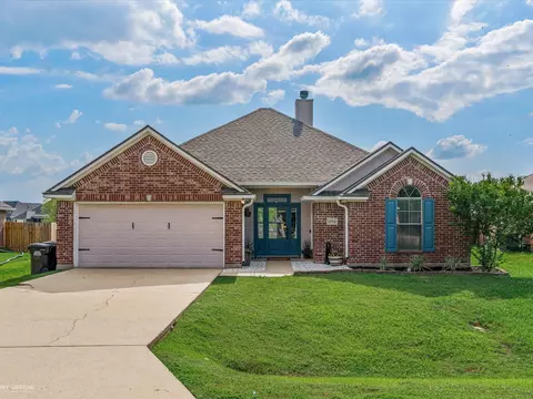 4204 Parkridge Dr, Benton, LA 71006