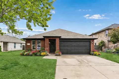 620 Sotogrande St, Grand Prairie, TX 75051