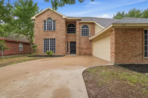 100 Bob White Dr, Red Oak, TX 75154