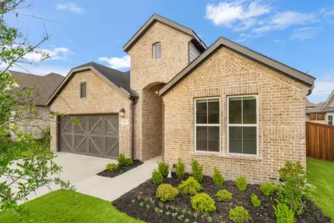 2446 Pebble Bank Ln, Midlothian, TX 76065