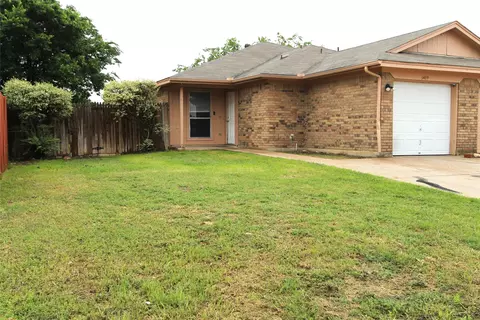 3411 Stonewall Ln, Fort Worth, TX 76123