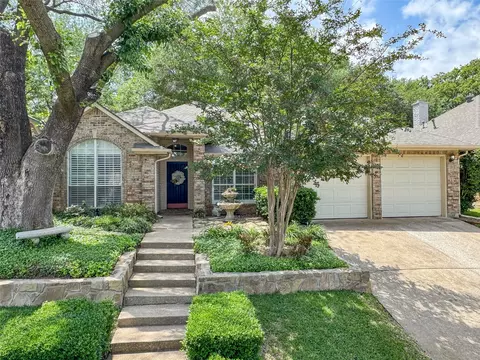 3445 Paint Brush Ln, Bedford, TX 76021