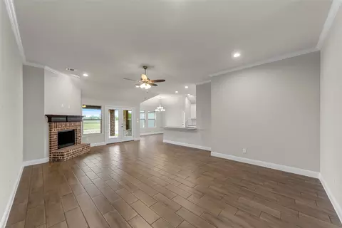 Living - 18310 Chippewa Ct, Terrell, TX 75160 photo 2 of 3