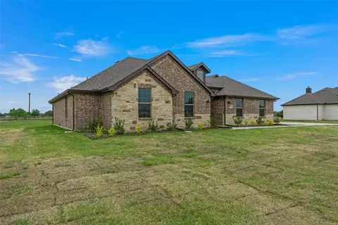 Exterior - 18310 Chippewa Ct, Terrell, TX 75160 photo 2 of 7