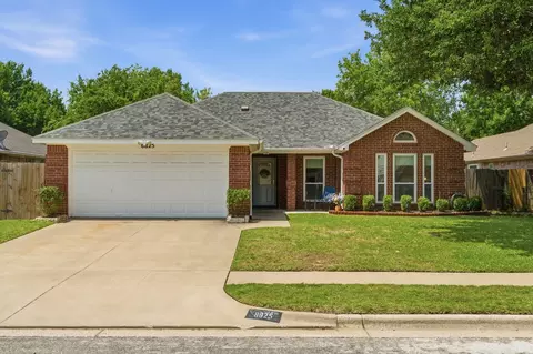 6825 Wooddale Dr, Watauga, TX 76148