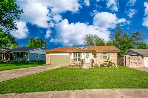 2518 Newcastle Dr, Garland, TX 75041