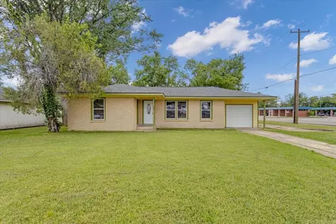 200 Victory St, Bonham, TX 75418