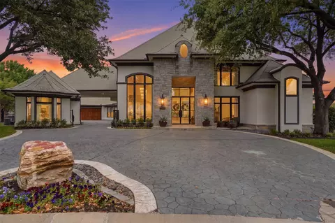 5801 Cypress Point Dr, Fort Worth, TX 76132