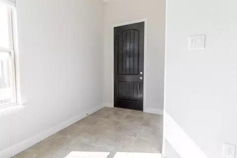 Entry Way - 824 Parkside Dr, Argyle, TX 76226 photo 2 of 4
