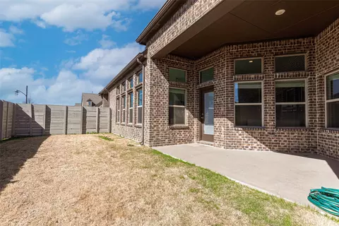 Exterior - 824 Parkside Dr, Argyle, TX 76226 photo 4 of 5
