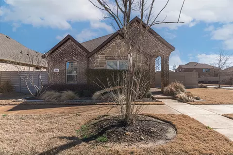 Exterior - 824 Parkside Dr, Argyle, TX 76226 photo 2 of 5